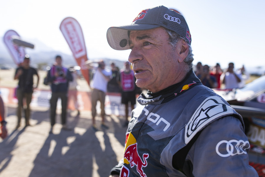 Carlos Sainz se cita con el olimpo del automovilismo y alza su cuarto Dakar