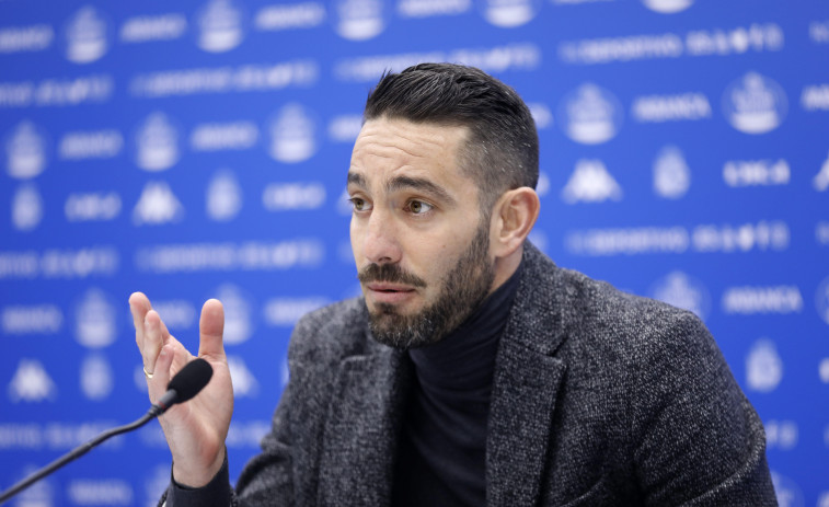 Mackay, presente en el primer partido del Depor en Riazor tras su rescisión