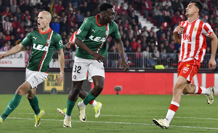 El Alavés hunde más al Almería (0-3)
