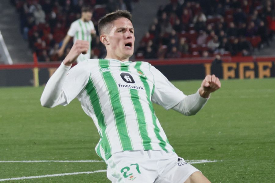 El Betis se engancha a Europa en Mallorca con un gol de Altimira (0-1)