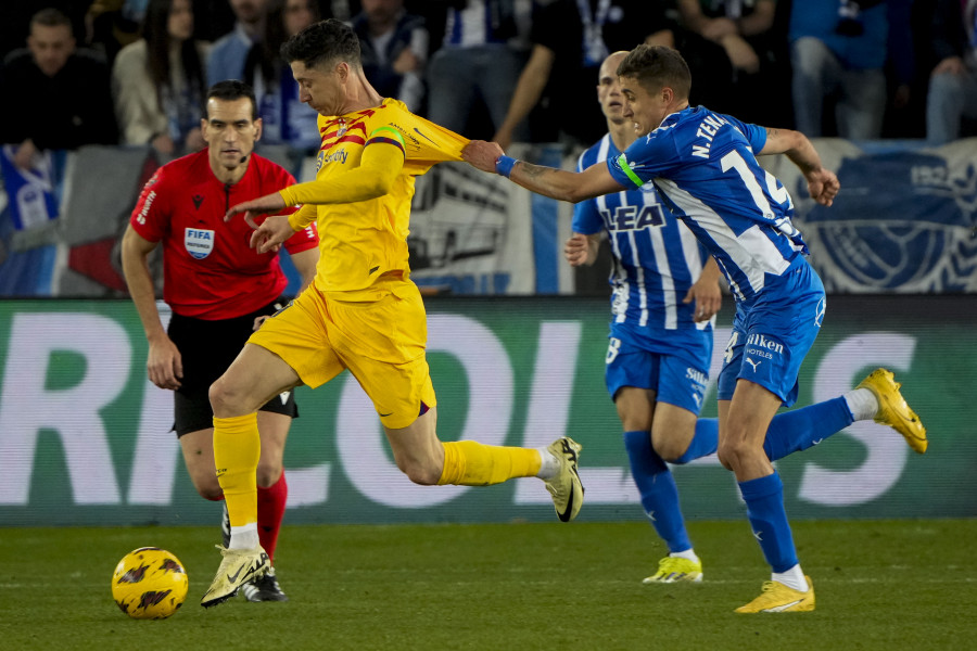 El Barcelona acierta más que el Alavés en Mendizorroza (1-3)