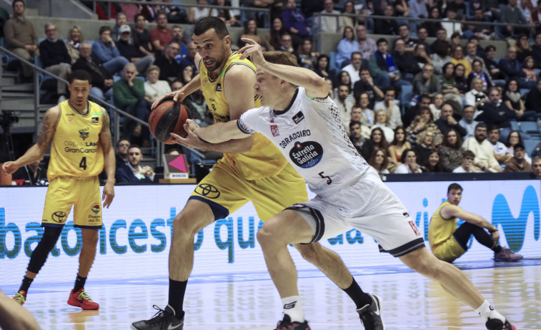 Ethan Happ y Slaughter guían al Gran Canaria ante el Obradoiro