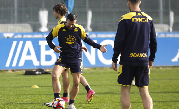 Jornada de recuperación en el Depor, con José Ángel, Mella y Balenziaga al margen