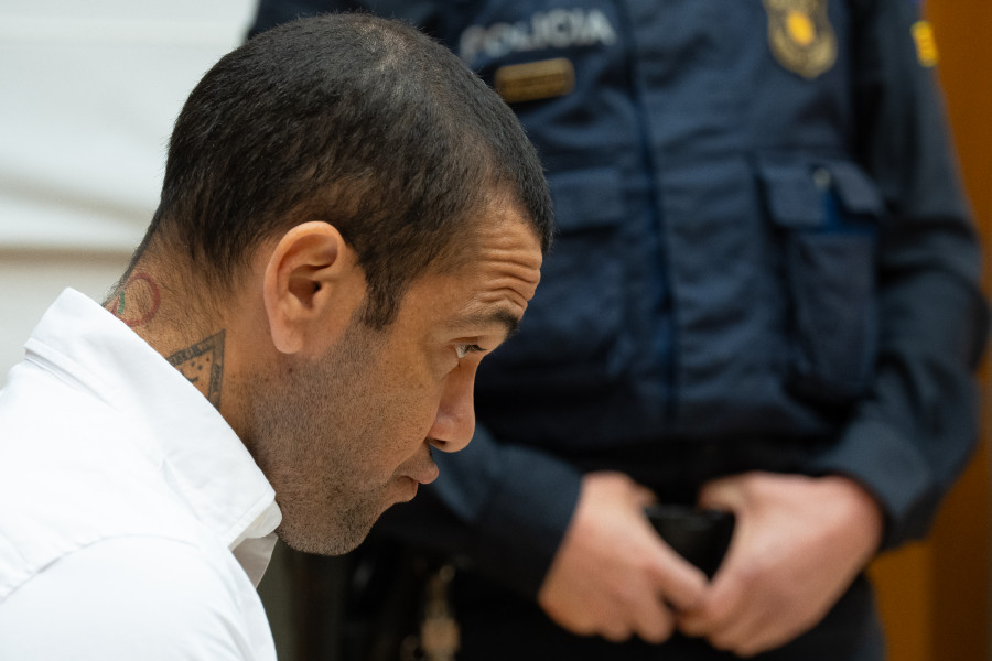 Dani Alves, condenado a cuatro años y medio de cárcel por agresión sexual