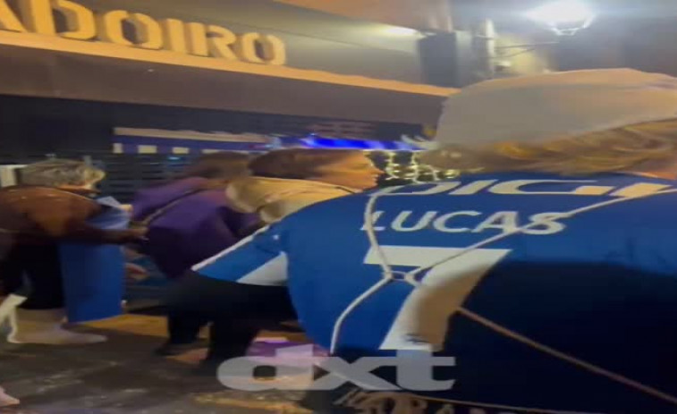 El Depor inspira uno de los disfraces más curiosos del Carnaval de A Coruña (y no es una piña)