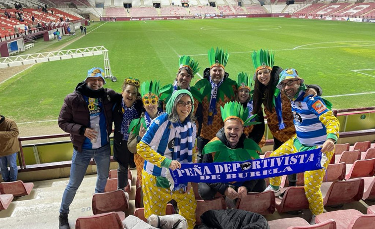 La afición del Depor, en su versión más 'tropical', muy presente en Logroño