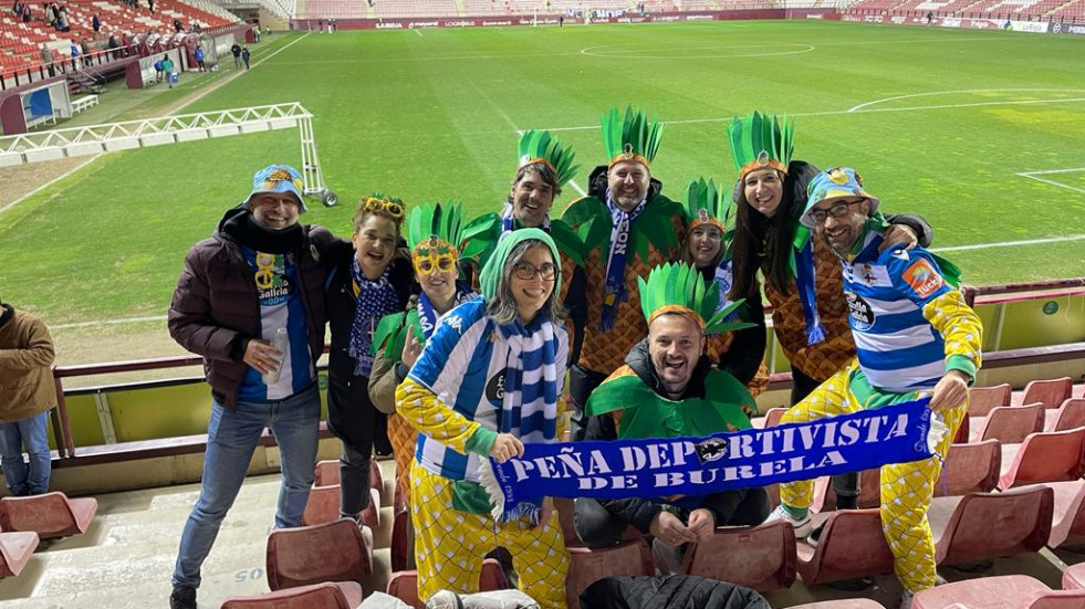 La afición del Depor, en su versión más 'tropical', muy presente en Logroño