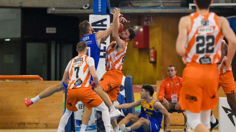 Leyma Basquet Coruña contra el Miraflores Burgos