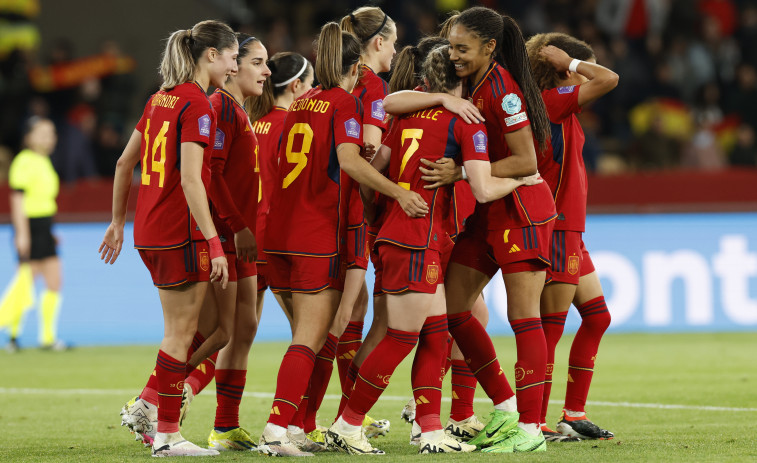 España hace valer su dominio, golea y gana plaza en París (3-0)