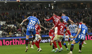 El balón parado, arma del Deportivo para variar el rumbo