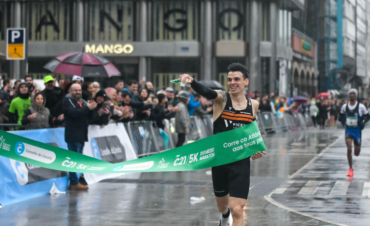 Pablo Sánchez y María Azucena Díaz ganan el medio maratón de A Coruña