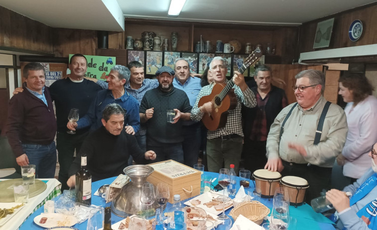 Cocido y recital de la peña deportivista ‘Torcida da Cabaña’