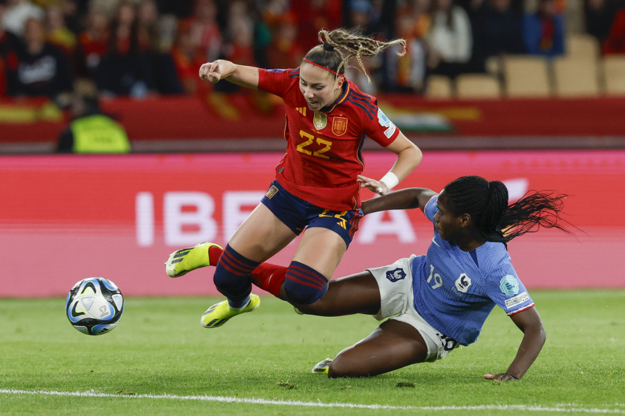 Cuatro exfutbolistas del Deportivo, campeonas de la Liga de las Naciones contra Francia