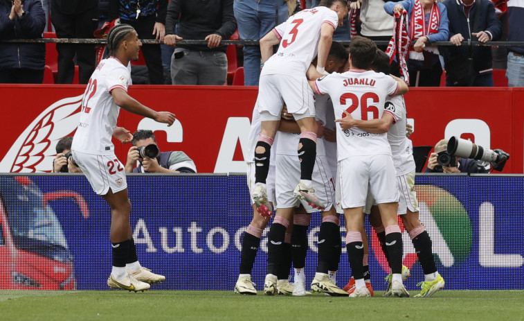 El Sevilla sigue al alza y la Real Sociedad continúa deprimida (3-2)