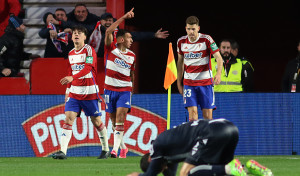 La Real remonta en la recta final y acerca al Granada a Segunda (2-3)