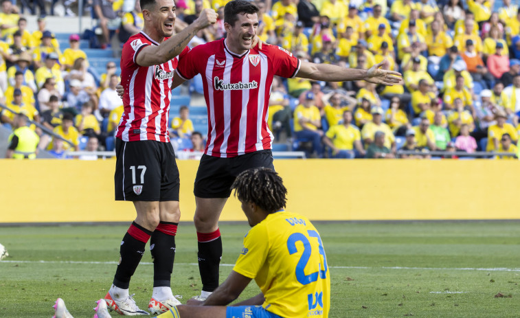 El león se come al canario y mira a la Champions (0-2)