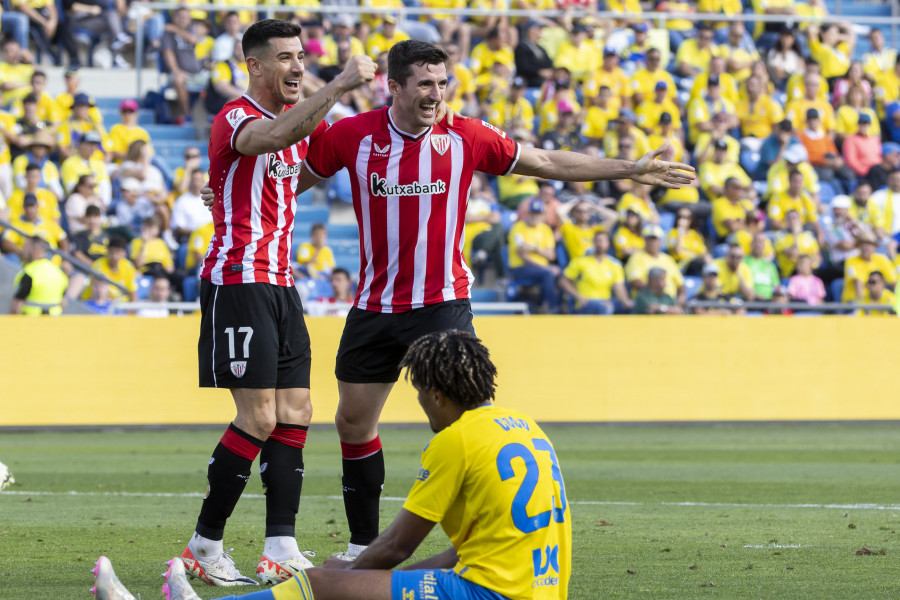 El león se come al canario y mira a la Champions (0-2)