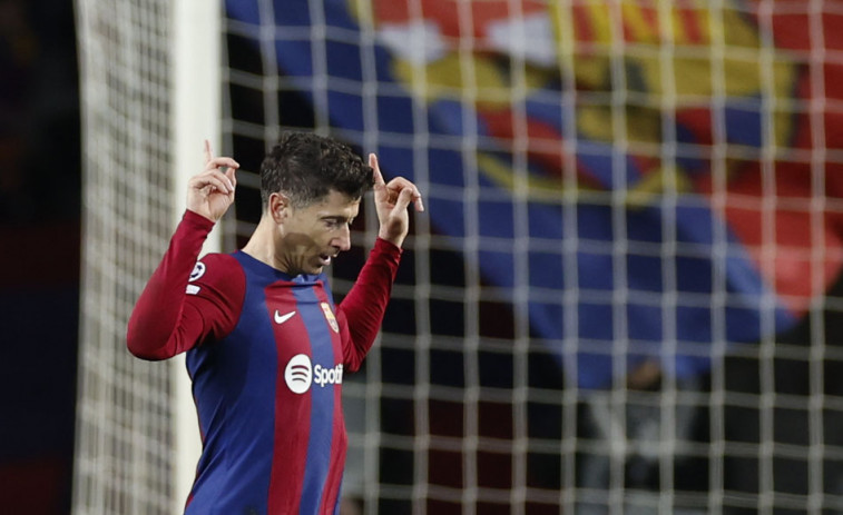Lewandowski certifica el regreso del Barça a cuartos de la Champions (3-1)