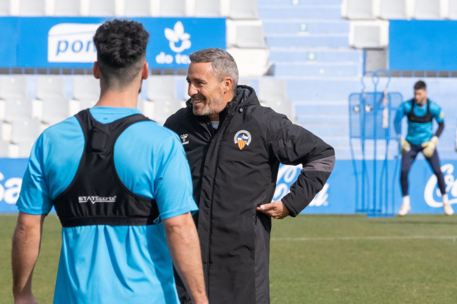 Óscar Cano vuelve a Riazor a ritmo de playoff