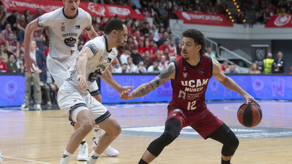 El Obradoiro pierde ante un UCAM muy superior