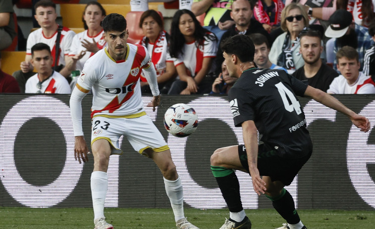 El Rayo recupera la sonrisa ante el Betis (2-0)