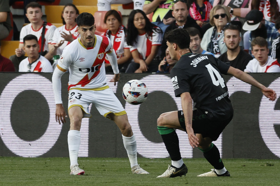 El Rayo recupera la sonrisa ante el Betis (2-0)