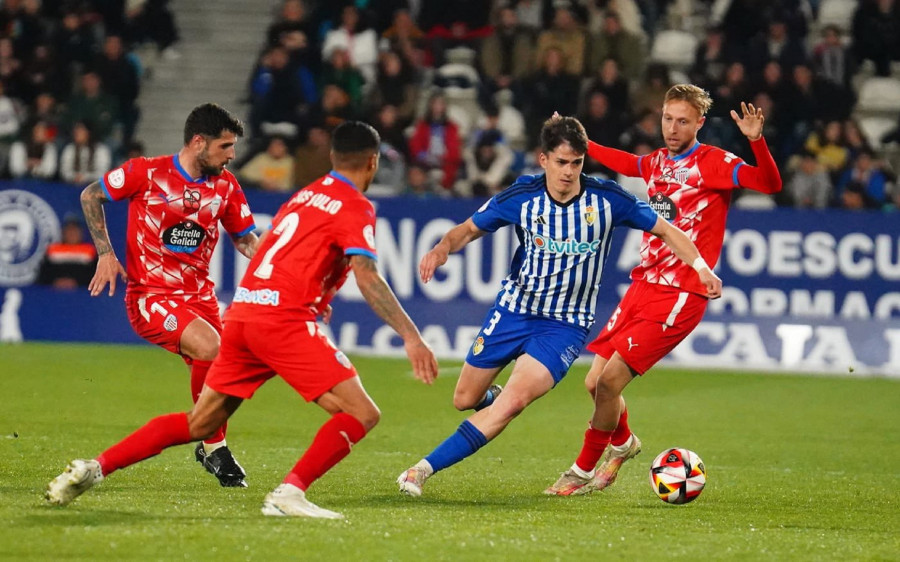 El Depor sigue siendo líder en solitario tras el tropiezo de la Ponferradina