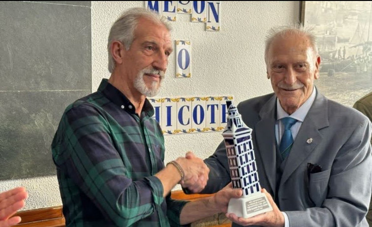 La peña ‘Fuente de Cuatro Caminos’ rindió un homenaje a Traba