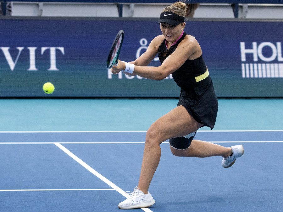 Badosa remonta, amarga el regreso de Halep y se cita con Sabalenka en segunda ronda