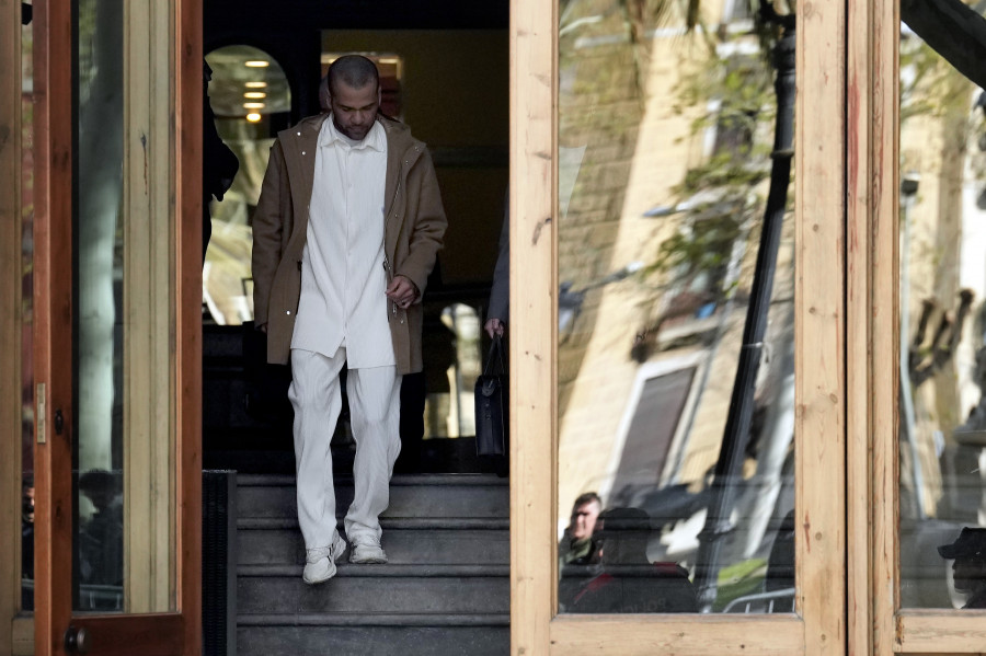 Dani Alves comparece por primera vez en los juzgados tras salir en libertad bajo fianza