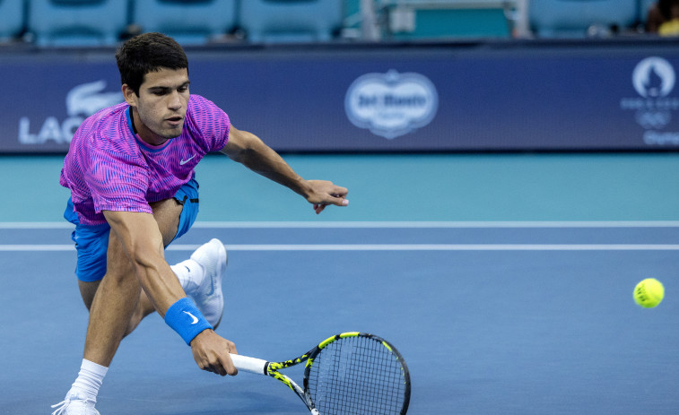 Alcaraz se topa con un monumental Dimitrov