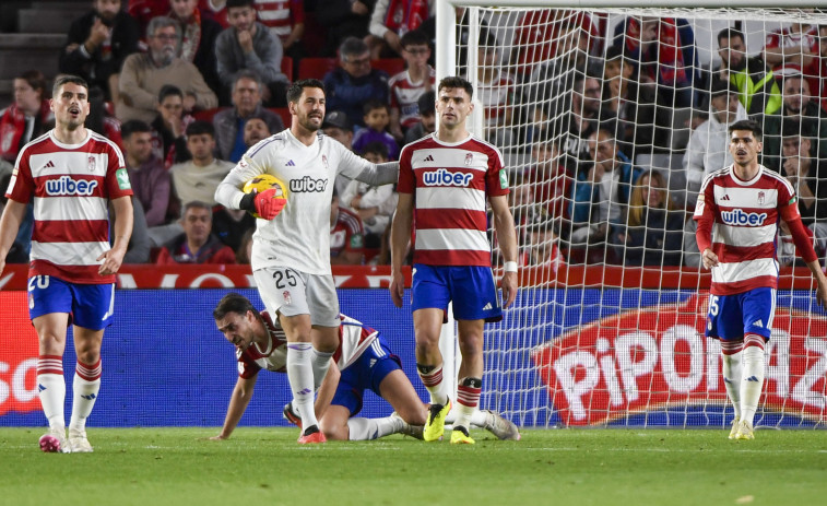 Almeida decide en Granada y coloca al Valencia séptimo (0-1)