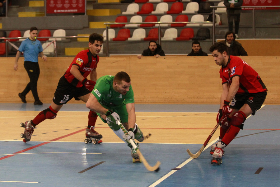 El Reus frena en seco la racha de un Liceo que ya es de playoffs (4-0)