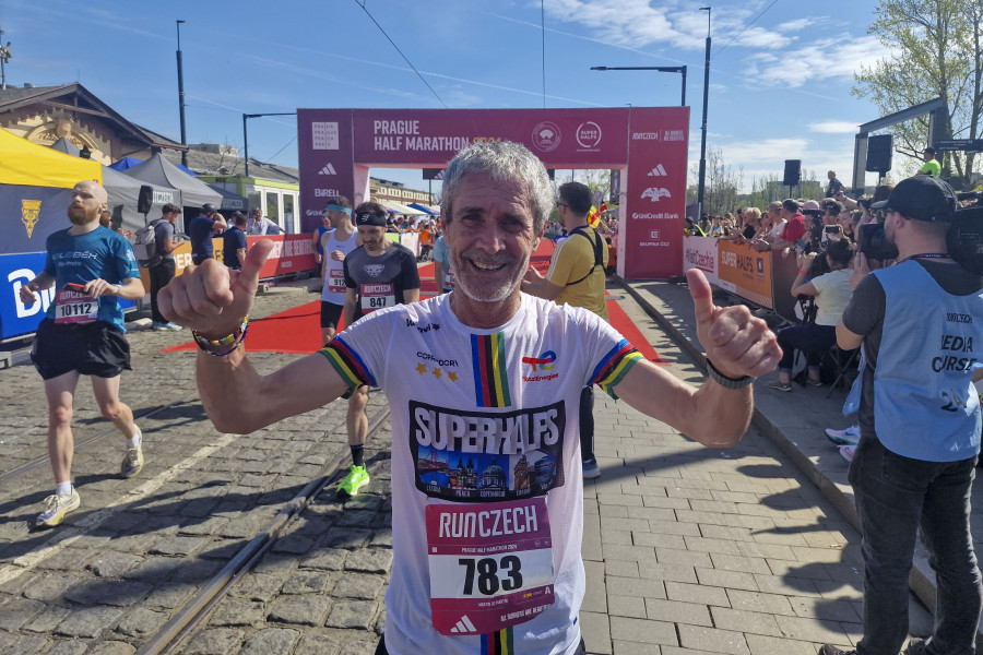 Martín Fiz gana en Praga su cuarta carrera del reto de los 'SuperHalfs'
