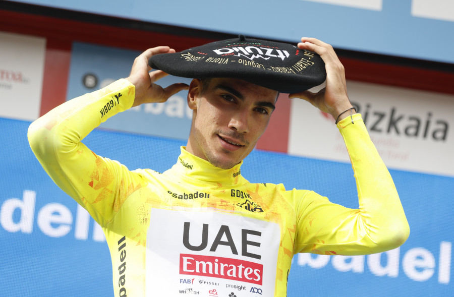 Ayuso revoluciona la Itzulia y se pone la "txapela" de campeón