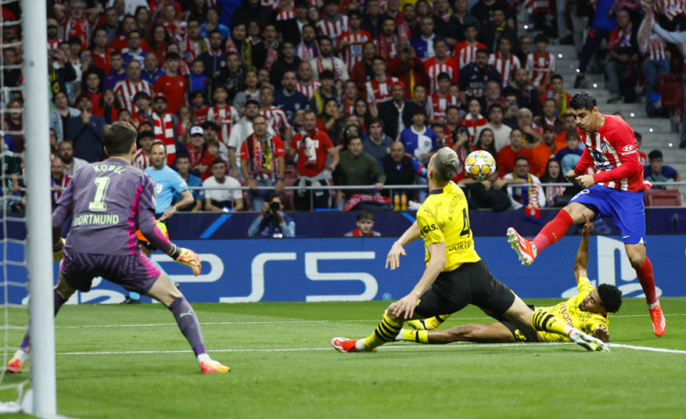 El Atlético vence en la ida al Borussia Dortmund  ( 2-1 )