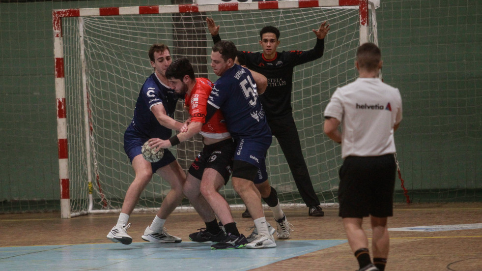 OAR-Culleredo, un derbi marcado por el antagonismo
