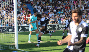 El Barça Atlètic se aleja a 6 puntos del Depor, y el Nàstic se va a 7, junto al Celta Fortuna
