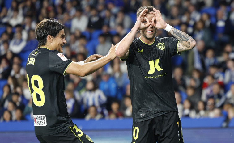 2-2 | Embarba, de penalti, le da el empate al Almería en el minuto 88