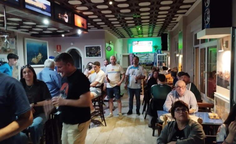Éxito total del cambio de sede de la peña ‘A Moa’