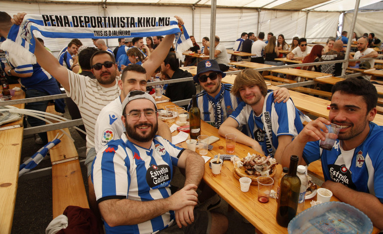 Las fotos del Día de las Peñas en Riazor