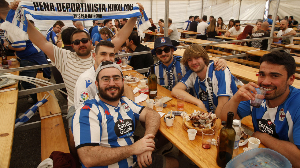 Las fotos del Día de las Peñas en Riazor