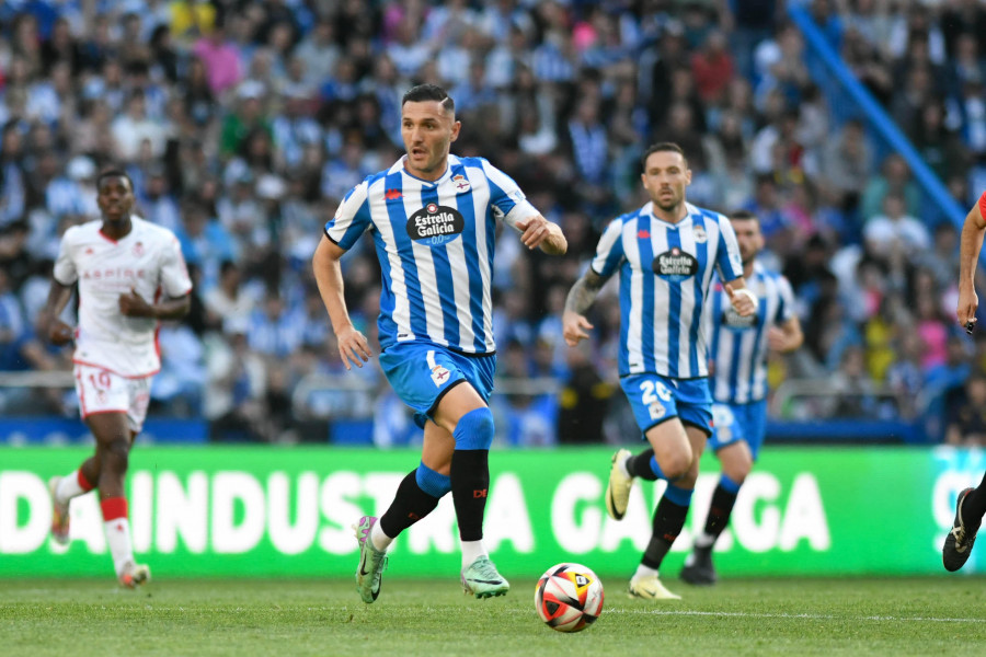Lucas Pérez: “Salí al campo y se me pusieron los pelos de punta