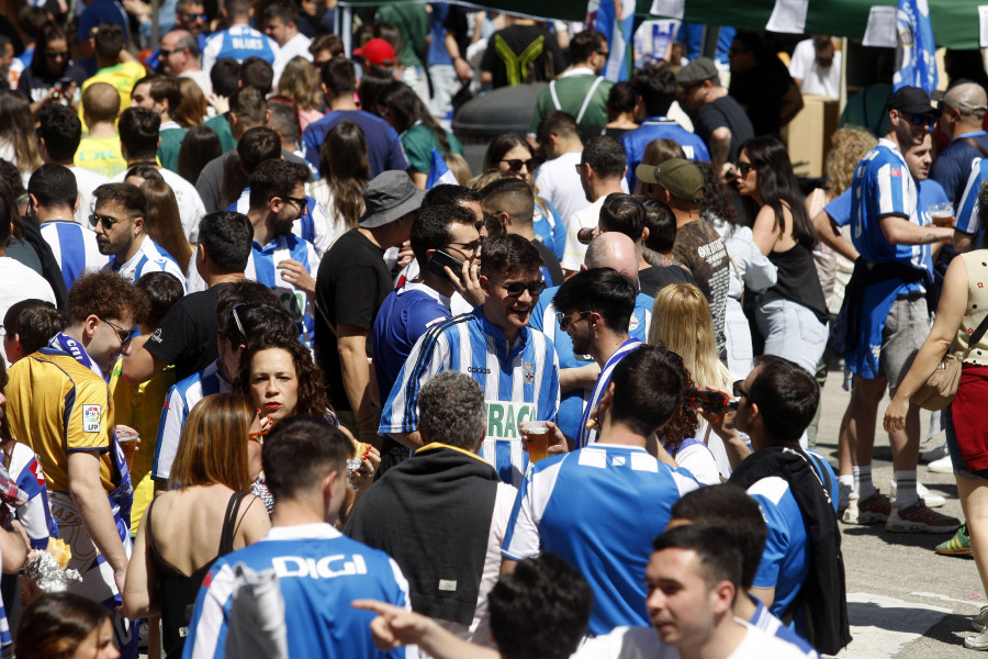 Unos 75.000 ‘fans’ tomaron parte en el ‘Día de las Peñas’