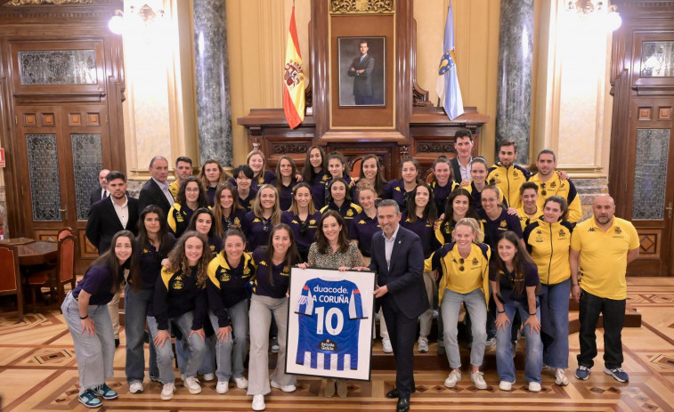 El Depor Abanca recibe el calor de los aficionados en María Pita