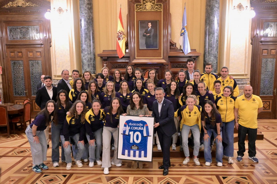 El Depor Abanca recibe el calor de los aficionados en María Pita