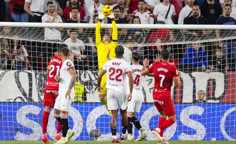 El Sevilla sentencia la permanencia y deja al Mallorca a la espera de conseguirla (2-1)