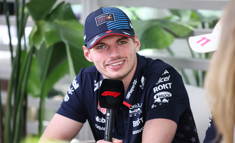 Verstappen empieza el fin de semana mandando en Miami y Sainz acaba tercero