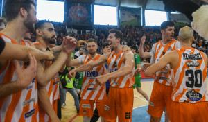 El Leyma Coruña tumba a Castelló y ya tiene cita para el ascenso (95-82)