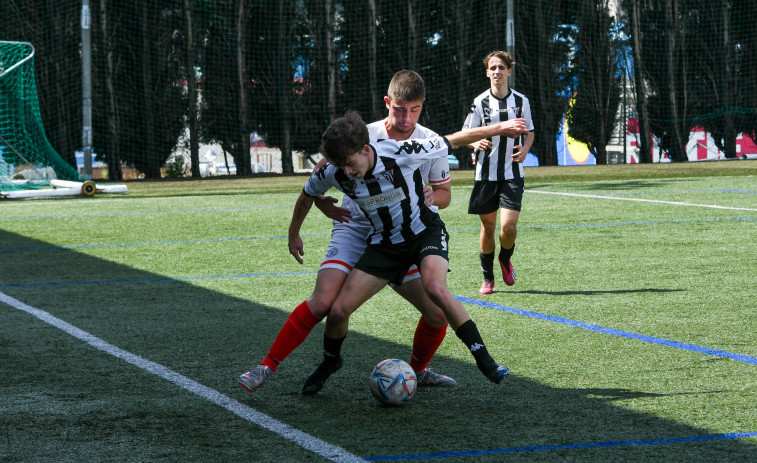 El Victoria cae a la zona roja tras empatar frente al Miño